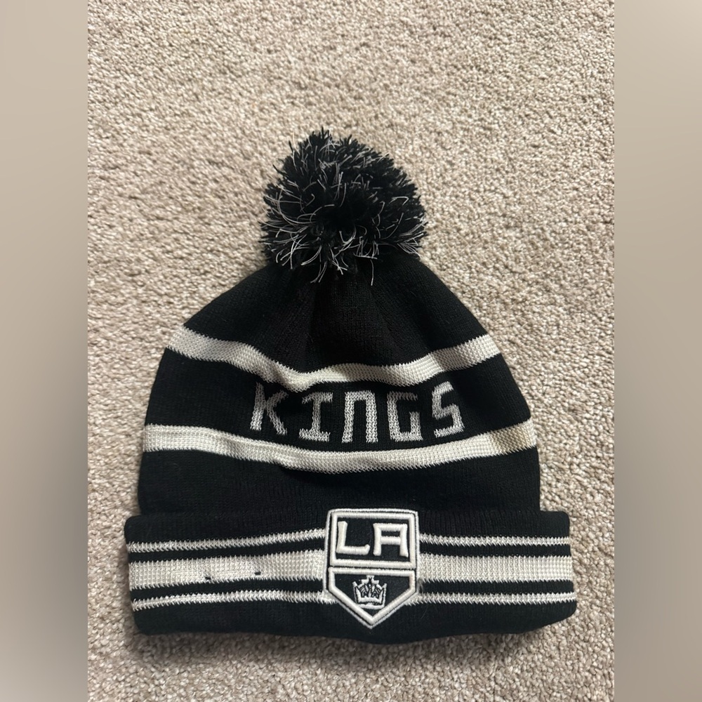 LA Kings Hockey Black and White Beanie NWOT